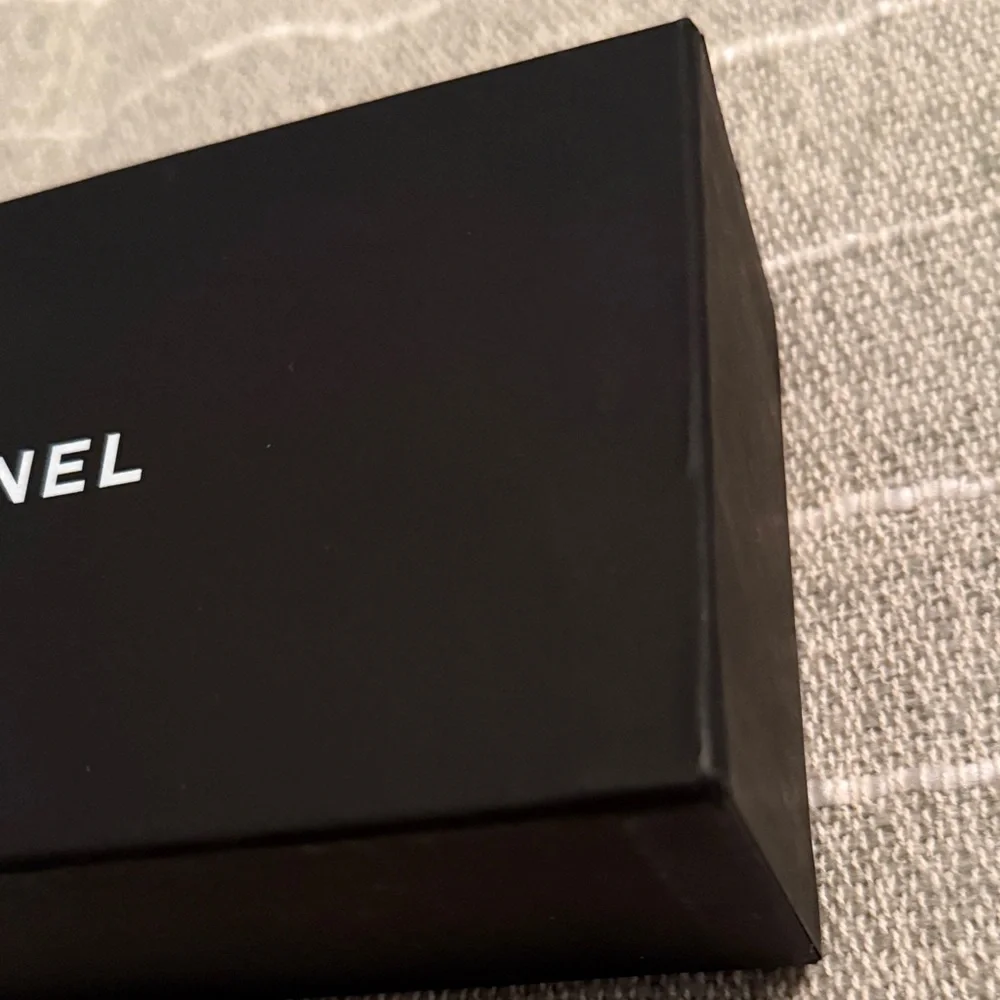 CHANEL sunglasses Black Box with instructions